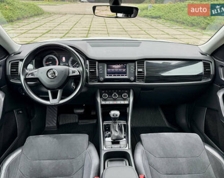 Білий Шкода Kodiaq, об'ємом двигуна 1.98 л та пробігом 125 тис. км за 23800 $, фото 16 на Automoto.ua