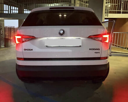 Белый Шкода Kodiaq, объемом двигателя 1.97 л и пробегом 198 тыс. км за 27000 $, фото 10 на Automoto.ua