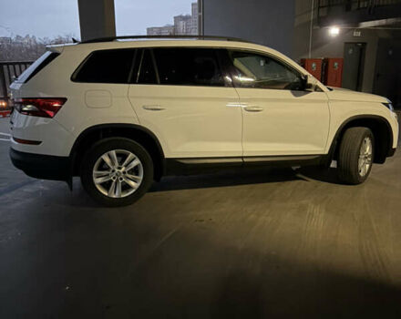 Белый Шкода Kodiaq, объемом двигателя 1.97 л и пробегом 198 тыс. км за 27000 $, фото 5 на Automoto.ua