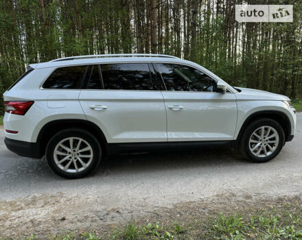 Білий Шкода Kodiaq, об'ємом двигуна 2 л та пробігом 160 тис. км за 28000 $, фото 6 на Automoto.ua