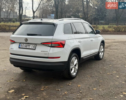 Белый Шкода Kodiaq, объемом двигателя 1.97 л и пробегом 263 тыс. км за 23800 $, фото 5 на Automoto.ua