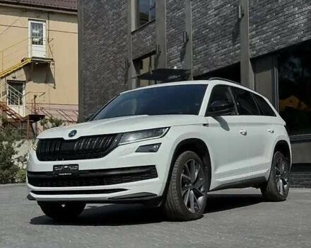 Белый Шкода Kodiaq, объемом двигателя 1.97 л и пробегом 185 тыс. км за 31500 $, фото 4 на Automoto.ua