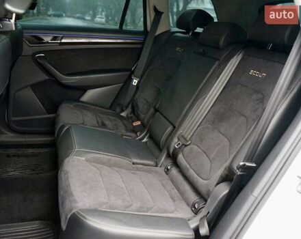 Белый Шкода Kodiaq, объемом двигателя 1.98 л и пробегом 56 тыс. км за 27500 $, фото 31 на Automoto.ua