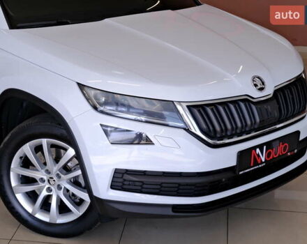 Белый Шкода Kodiaq, объемом двигателя 2 л и пробегом 170 тыс. км за 23900 $, фото 11 на Automoto.ua