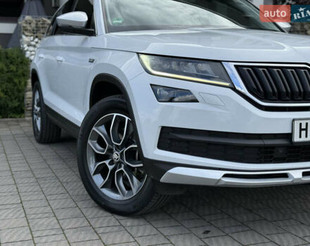 Белый Шкода Kodiaq, объемом двигателя 1.97 л и пробегом 230 тыс. км за 26999 $, фото 16 на Automoto.ua