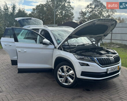 Белый Шкода Kodiaq, объемом двигателя 1.97 л и пробегом 169 тыс. км за 26999 $, фото 27 на Automoto.ua