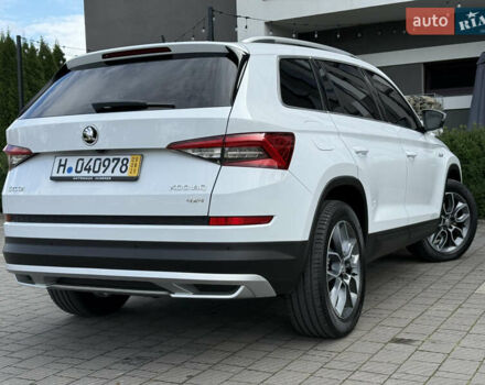 Белый Шкода Kodiaq, объемом двигателя 1.97 л и пробегом 230 тыс. км за 26999 $, фото 23 на Automoto.ua