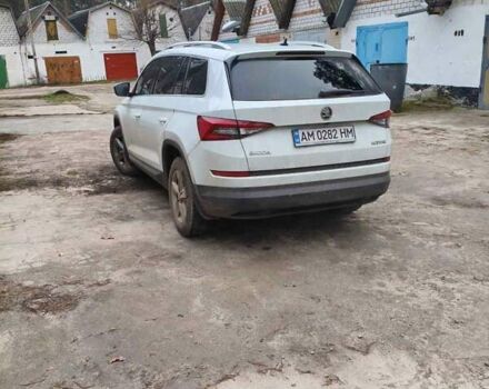 Белый Шкода Kodiaq, объемом двигателя 1.97 л и пробегом 215 тыс. км за 25500 $, фото 4 на Automoto.ua