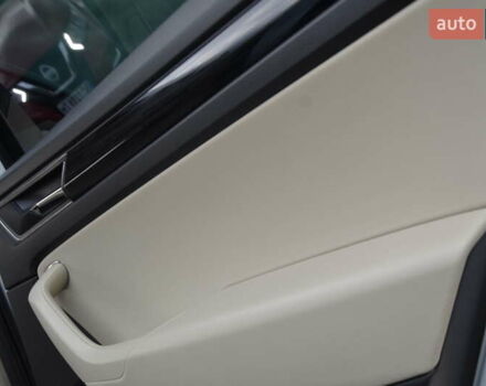 Білий Шкода Kodiaq, об'ємом двигуна 2 л та пробігом 285 тис. км за 25950 $, фото 58 на Automoto.ua