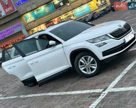 Білий Шкода Kodiaq, об'ємом двигуна 2 л та пробігом 253 тис. км за 17700 $, фото 17 на Automoto.ua