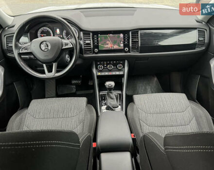 Белый Шкода Kodiaq, объемом двигателя 1.97 л и пробегом 229 тыс. км за 23509 $, фото 22 на Automoto.ua