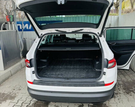 Білий Шкода Kodiaq, об'ємом двигуна 1.97 л та пробігом 218 тис. км за 27300 $, фото 24 на Automoto.ua