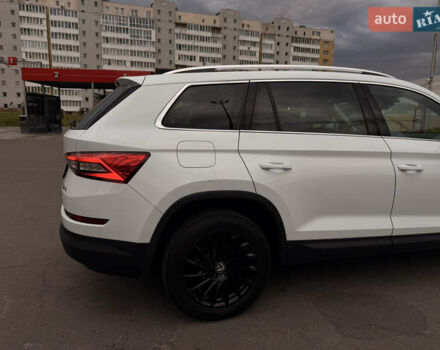 Белый Шкода Kodiaq, объемом двигателя 0 л и пробегом 377 тыс. км за 22500 $, фото 6 на Automoto.ua