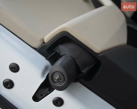 Білий Шкода Kodiaq, об'ємом двигуна 2 л та пробігом 285 тис. км за 25950 $, фото 51 на Automoto.ua