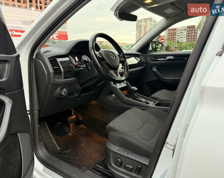 Белый Шкода Kodiaq, объемом двигателя 0 л и пробегом 377 тыс. км за 22500 $, фото 19 на Automoto.ua