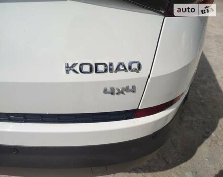 Белый Шкода Kodiaq, объемом двигателя 1.97 л и пробегом 276 тыс. км за 22500 $, фото 32 на Automoto.ua