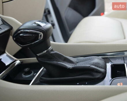 Білий Шкода Kodiaq, об'ємом двигуна 2 л та пробігом 285 тис. км за 25950 $, фото 44 на Automoto.ua