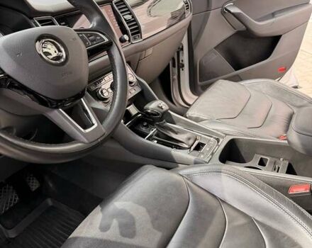 Білий Шкода Kodiaq, об'ємом двигуна 1.98 л та пробігом 259 тис. км за 22000 $, фото 3 на Automoto.ua