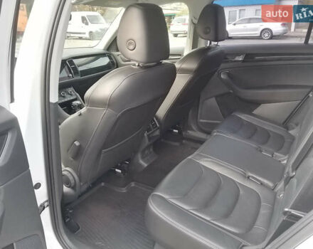 Белый Шкода Kodiaq, объемом двигателя 1.97 л и пробегом 98 тыс. км за 28500 $, фото 23 на Automoto.ua