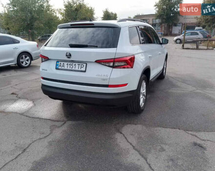 Белый Шкода Kodiaq, объемом двигателя 1.97 л и пробегом 98 тыс. км за 28500 $, фото 3 на Automoto.ua