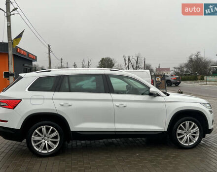Белый Шкода Kodiaq, объемом двигателя 1.97 л и пробегом 229 тыс. км за 23509 $, фото 11 на Automoto.ua