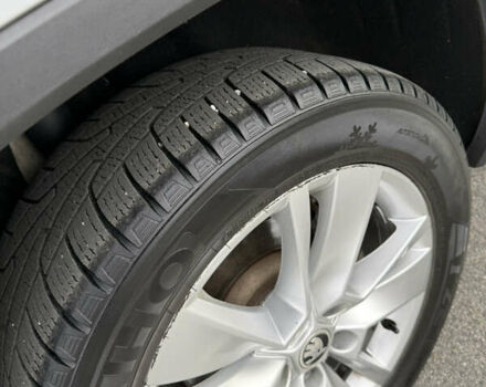 Белый Шкода Kodiaq, объемом двигателя 1.97 л и пробегом 162 тыс. км за 26500 $, фото 3 на Automoto.ua