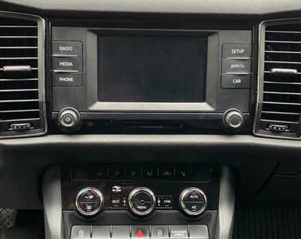 Белый Шкода Kodiaq, объемом двигателя 1.98 л и пробегом 252 тыс. км за 22500 $, фото 17 на Automoto.ua