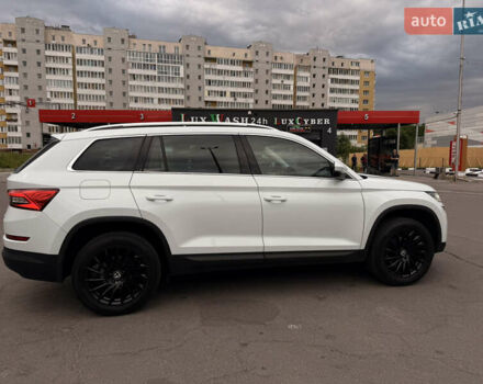 Белый Шкода Kodiaq, объемом двигателя 0 л и пробегом 377 тыс. км за 22500 $, фото 7 на Automoto.ua