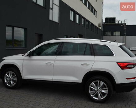 Білий Шкода Kodiaq, об'ємом двигуна 1.97 л та пробігом 197 тис. км за 26571 $, фото 27 на Automoto.ua