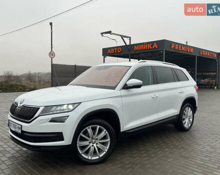 Белый Шкода Kodiaq, объемом двигателя 1.97 л и пробегом 229 тыс. км за 23509 $, фото 2 на Automoto.ua