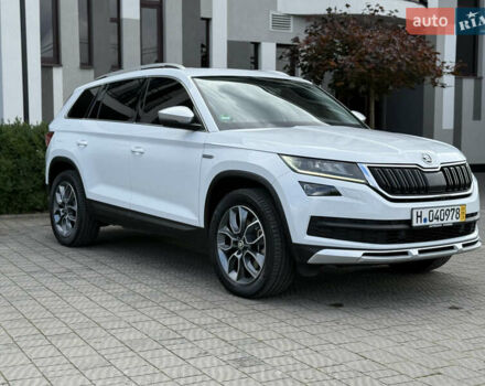 Белый Шкода Kodiaq, объемом двигателя 1.97 л и пробегом 230 тыс. км за 26999 $, фото 11 на Automoto.ua