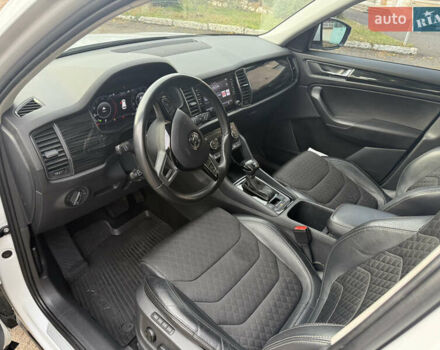 Белый Шкода Kodiaq, объемом двигателя 1.97 л и пробегом 263 тыс. км за 23800 $, фото 1 на Automoto.ua