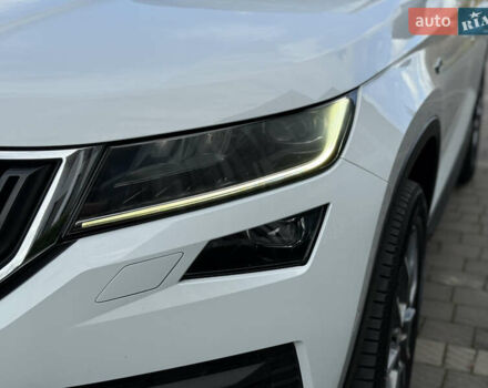 Белый Шкода Kodiaq, объемом двигателя 1.97 л и пробегом 230 тыс. км за 26999 $, фото 36 на Automoto.ua