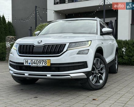 Белый Шкода Kodiaq, объемом двигателя 1.97 л и пробегом 230 тыс. км за 26999 $, фото 1 на Automoto.ua