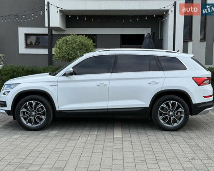 Белый Шкода Kodiaq, объемом двигателя 1.97 л и пробегом 230 тыс. км за 26999 $, фото 26 на Automoto.ua