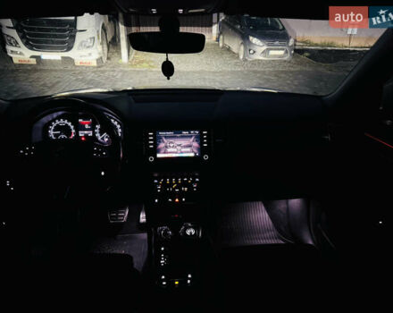 Білий Шкода Kodiaq, об'ємом двигуна 1.97 л та пробігом 218 тис. км за 27300 $, фото 31 на Automoto.ua