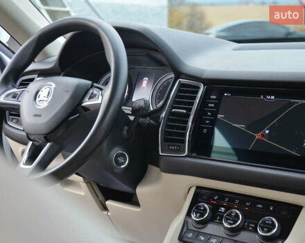 Білий Шкода Kodiaq, об'ємом двигуна 2 л та пробігом 285 тис. км за 25950 $, фото 62 на Automoto.ua