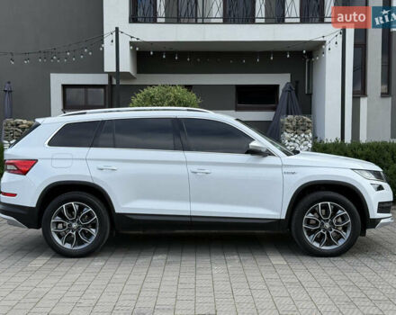 Белый Шкода Kodiaq, объемом двигателя 1.97 л и пробегом 230 тыс. км за 26999 $, фото 31 на Automoto.ua