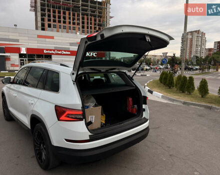 Белый Шкода Kodiaq, объемом двигателя 0 л и пробегом 377 тыс. км за 22500 $, фото 8 на Automoto.ua
