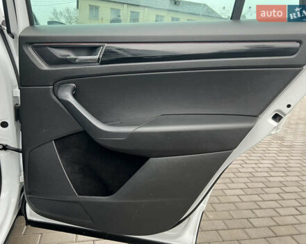 Белый Шкода Kodiaq, объемом двигателя 1.97 л и пробегом 229 тыс. км за 23509 $, фото 24 на Automoto.ua