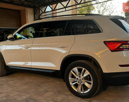 Білий Шкода Kodiaq, об'ємом двигуна 1.97 л та пробігом 98 тис. км за 28900 $, фото 2 на Automoto.ua