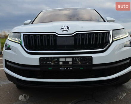 Білий Шкода Kodiaq, об'ємом двигуна 2 л та пробігом 245 тис. км за 26750 $, фото 16 на Automoto.ua