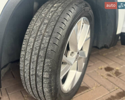 Белый Шкода Kodiaq, объемом двигателя 1.97 л и пробегом 169 тыс. км за 26999 $, фото 28 на Automoto.ua