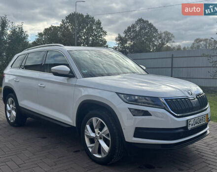 Белый Шкода Kodiaq, объемом двигателя 1.97 л и пробегом 169 тыс. км за 26999 $, фото 18 на Automoto.ua