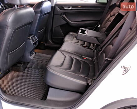 Белый Шкода Kodiaq, объемом двигателя 2 л и пробегом 170 тыс. км за 23900 $, фото 44 на Automoto.ua