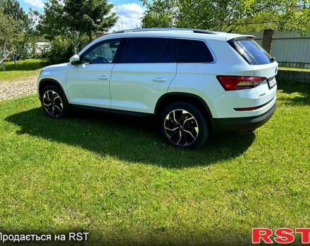 Білий Шкода Kodiaq, об'ємом двигуна 2 л та пробігом 190 тис. км за 28000 $, фото 2 на Automoto.ua