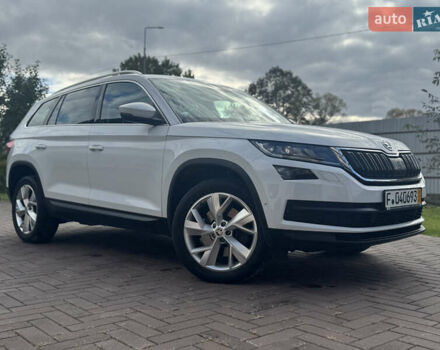 Белый Шкода Kodiaq, объемом двигателя 1.97 л и пробегом 169 тыс. км за 26999 $, фото 1 на Automoto.ua