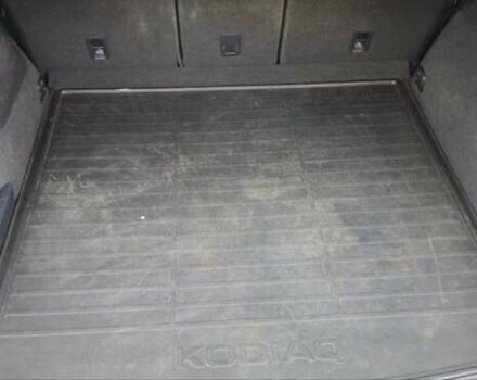 Белый Шкода Kodiaq, объемом двигателя 1.98 л и пробегом 99 тыс. км за 23600 $, фото 24 на Automoto.ua