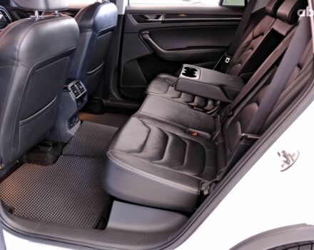 Белый Шкода Kodiaq, объемом двигателя 2 л и пробегом 170 тыс. км за 23900 $, фото 7 на Automoto.ua