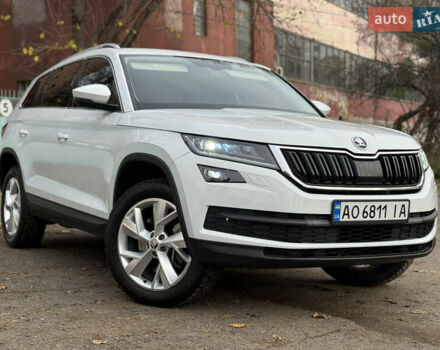 Белый Шкода Kodiaq, объемом двигателя 1.97 л и пробегом 263 тыс. км за 23800 $, фото 3 на Automoto.ua